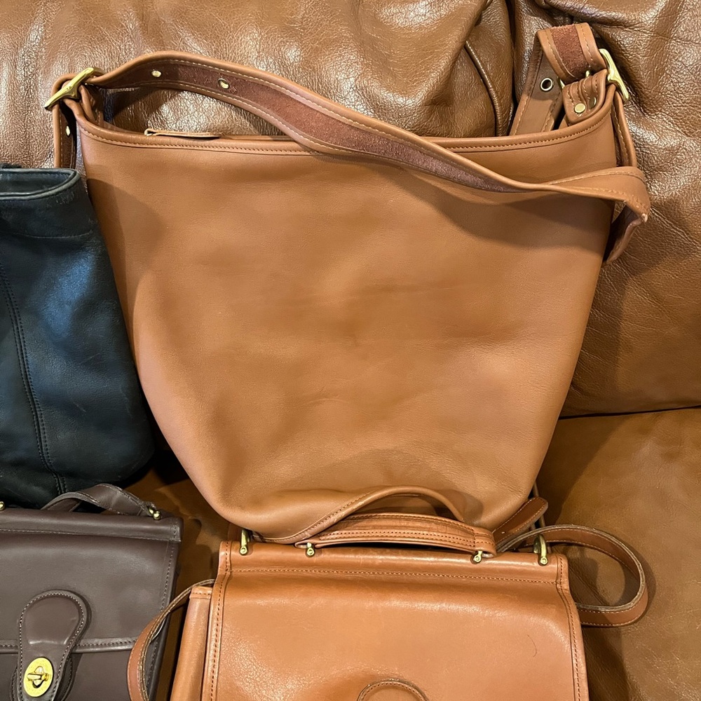 8 Vintage Coach leather Bags - Picture 5 of 9